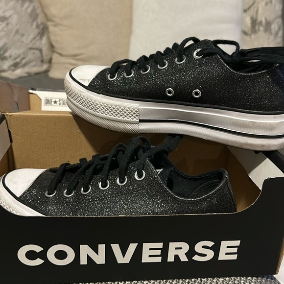 Converse - Picture 1 of 5